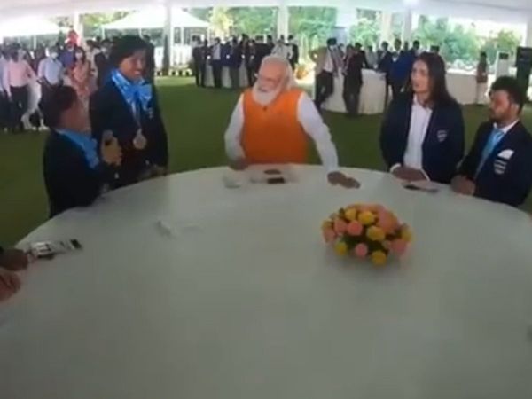 PM Narendra Modi with MC Mary Kom