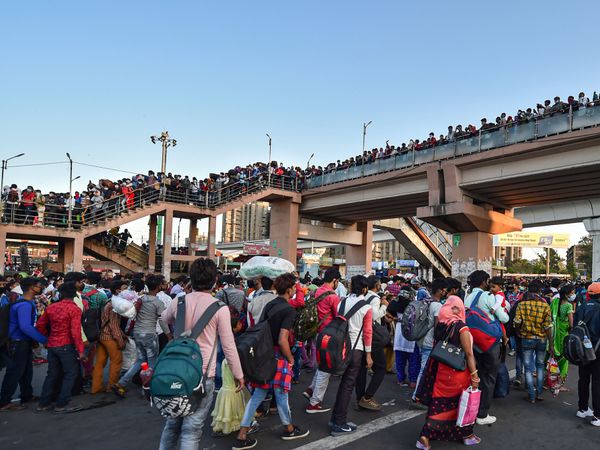 Corona Lockdown: People Up at Anand Vihar Bus Stand, Kapil Mishra Revealing It as a Conspiracy [VIDEO]
