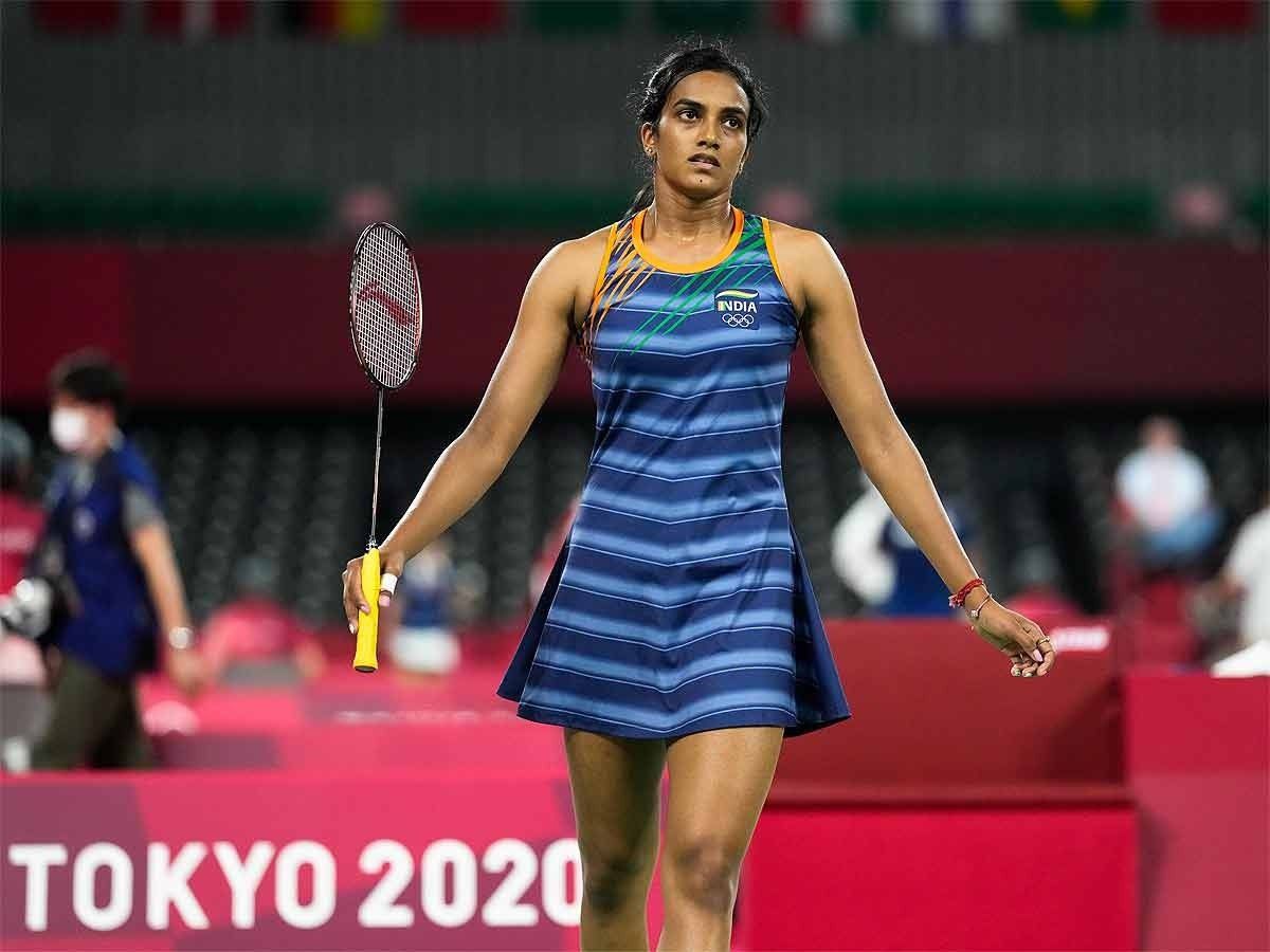 Tokyo Olympics: सिंधू ने आसान जीत के साथ किया आगाज, निशानेबाज मनु और यशस्विनी फाइनल में जगह बनाने से चूकीं