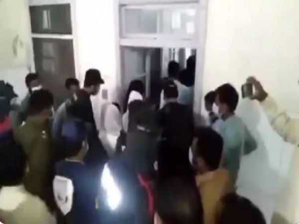 Two Pakistani Christian nurses face blasphemy case, mob bays for duo's blood