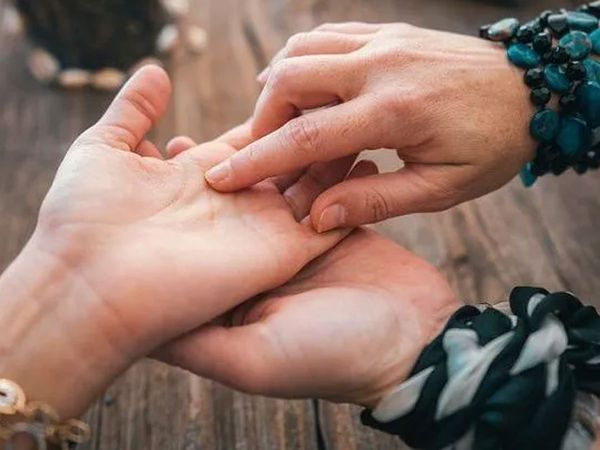 Palmistry Tips For About Money Line And Business Investment