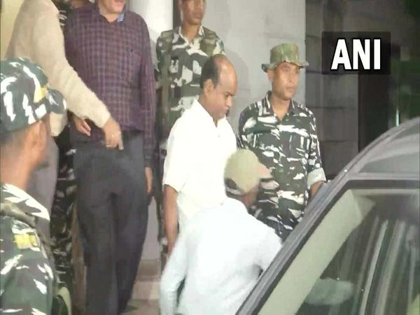 Jharkhand ED arrested MLA representative of CM Hemant Soren Pankaj Mishra in money laundering case