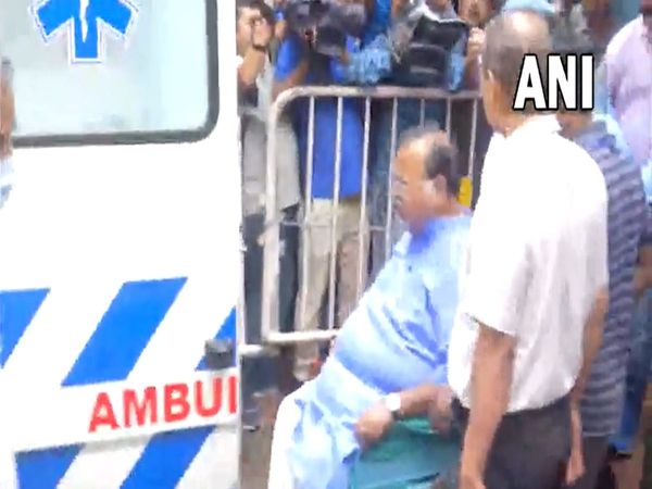 Partha Chatterjee being brought out of SSKM Hospital in Kolkata and shifted to AIIMS Bhubaneswar