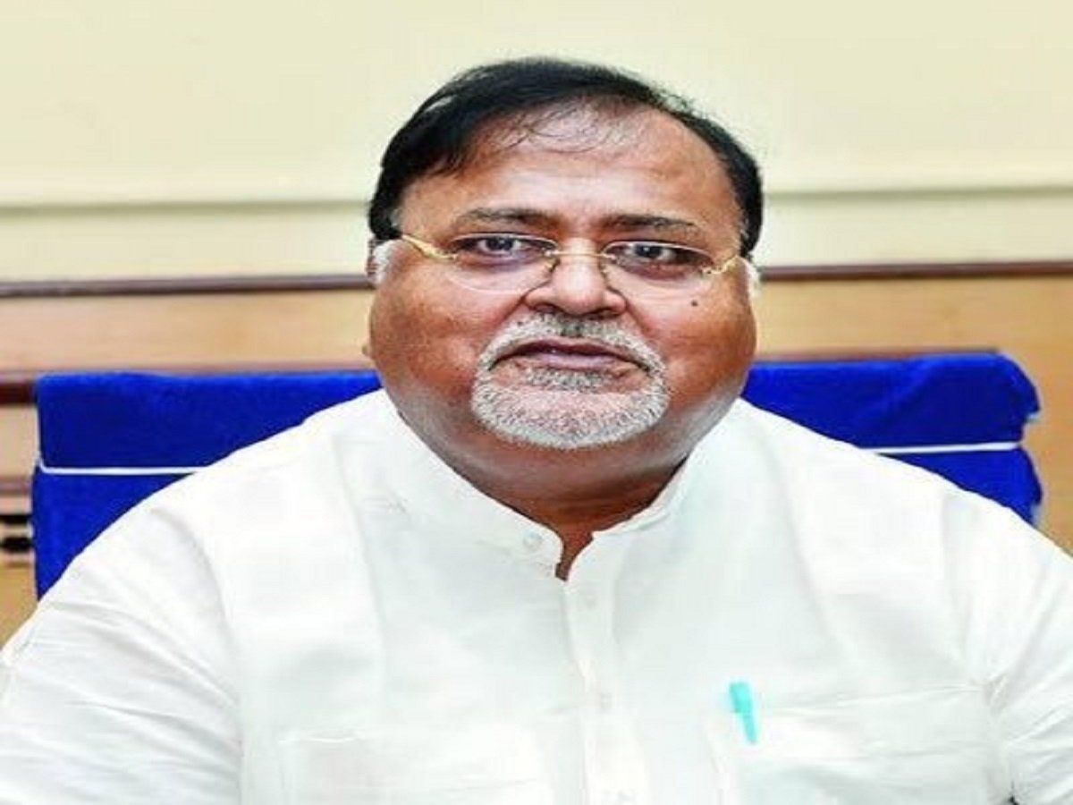 West Bengal: शिक्षा भर्ती घोटाला मामले में ममता के मंत्री पार्थ चटर्जी गिरफ्तार