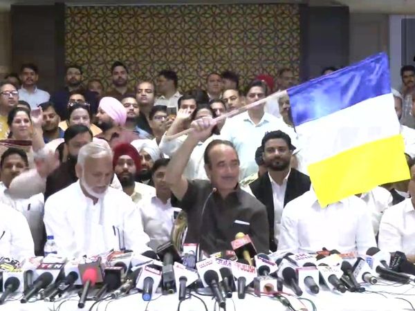 Ghulam Nabi Azad announced the name of his party, Democratic Azad Party
