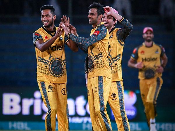 Peshawar Zalmi beat Karachi Kings in PSL 2022: Shoaib Malik wins man of the match