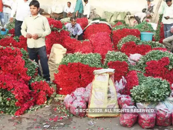 411 shops in Delhi Ghazipur Phool Mandi, business stalled, now traders are becoming tempted to eat