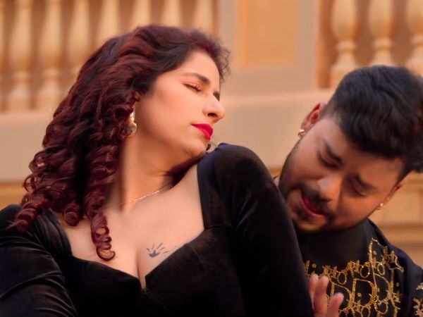 Poonam Dubey and Golu Raja Song  Leyki Ke Dekhni Ha Reel Pa