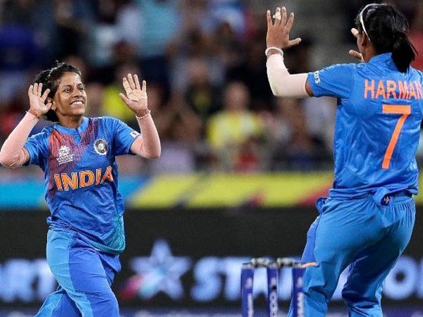 Poonam Yadav Harmanpreet Kaur