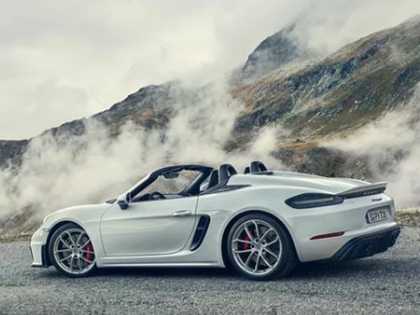 Porsche launches 718 Spider, 718 Cayman GT4 model in India, Speed over 300 kmph