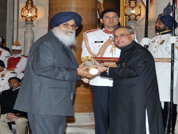Former Punjab CM Parkash Singh Badal returns Padma Vibhushan in in solidarity with Farmers Protest