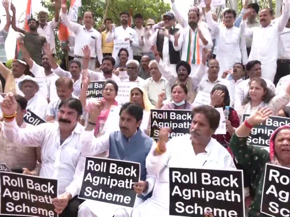 Agnipath protest: अग्निपथ योजना के खिलाफ कांग्रेस का सत्याग्रह, जम्मू में भी कार्यकर्ताओं का विरोध प्रदर्शन