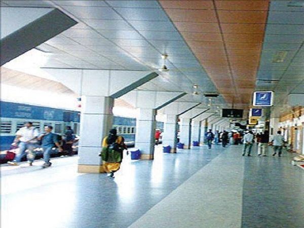 Five star hotel like luxury maharaja suite facilities now in Pune railway station