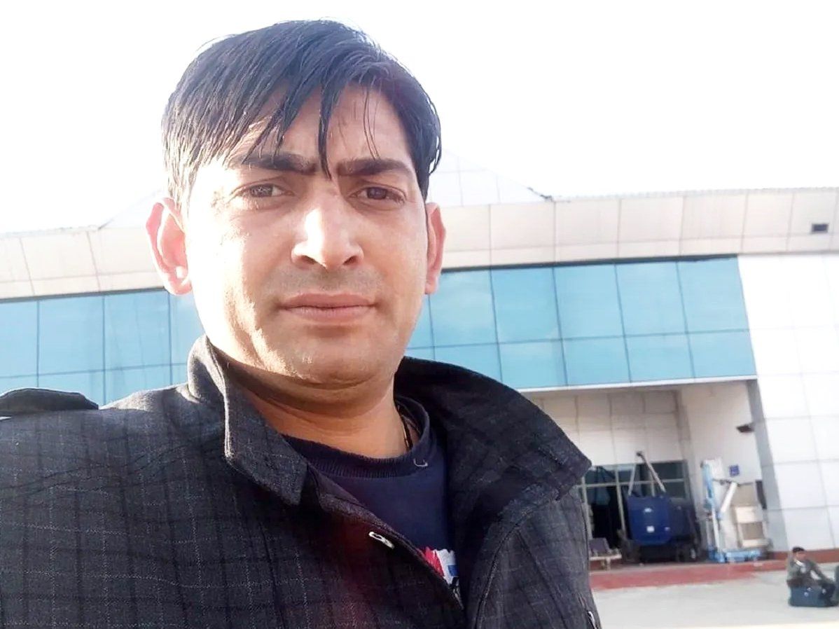 Rahul Bhatt Killing : कश्मीर में मारे गए राहुल भट्ट के पिता ने सरकार से कहा-'हमारे साथ भिखारियों जैसा व्यवहार न करें'