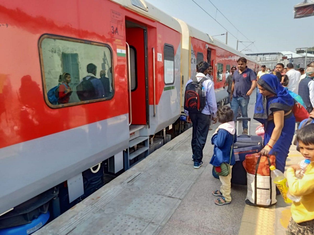 IRCTC Ticket Booking: अगर कर दिया ये काम, तो एक महीने में बुक करा सकेंगे दोगुनी ट्रेन टिकटें
