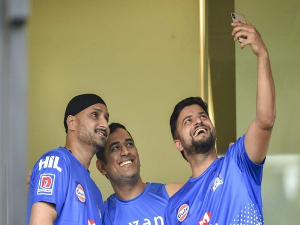 MS Dhoni with Suresh Raina and Harbhajan Singh