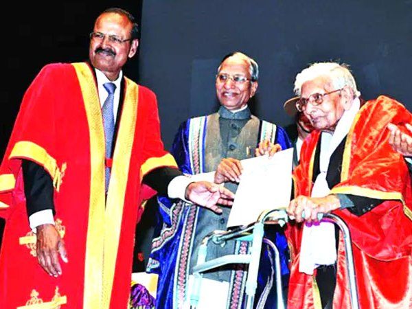 Bihar: नहीं रहे 98 की उम्र में MA करने वाले राजकुमार वैश्य, सीएम नीतीश ने जताया शोक