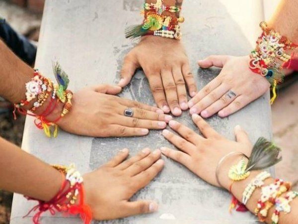 Many brothers and sisters celebrated Raksha Bandhan festival with digital rakhi in Odisha