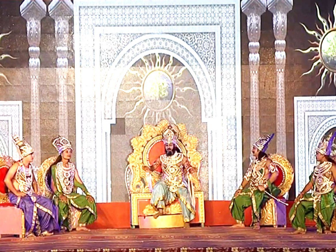 Ayodhya's Ramleela: सबको भा रहा है अयोध्या रामलीला का मंचन, फिल्म जगत के मशहूर कलाकार निभा रहे पार्ट
