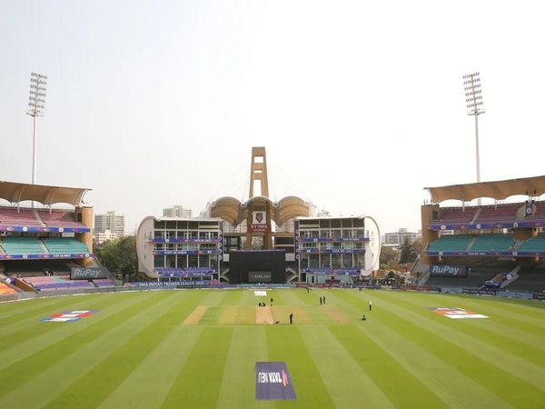 RCB vs KKR, DY Patil Stadium Pitch Report