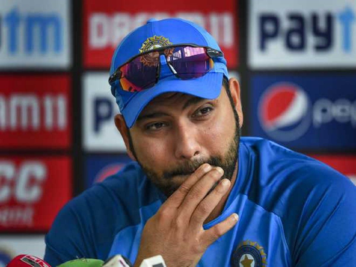 Rohit Sharma tweets are cricket balls edible goes viral as twitter account  hack theory floats रोहित शर्मा का ये ट्वीट हुआ वायरल, सोच में पड़े फैंस,  क्या 'हिटमैन' का ट्विटर अकाउंट हैक
