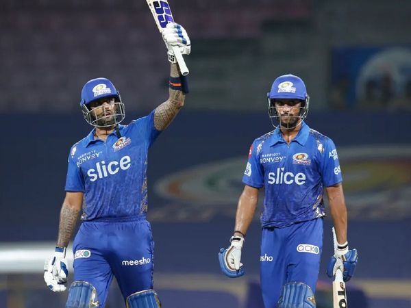 Rajasthan Royals vs Mumbai Indians Live Score Updates