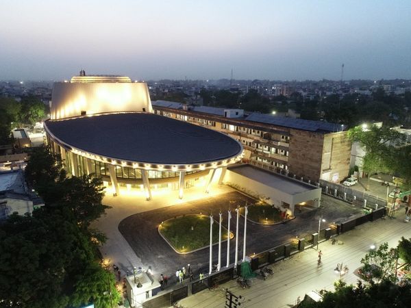 Rudraksh Convention Center Varanasi,Rudraksh Convention Center,प्रधानमंत्री नरेंद्र मोदी,रुद्राक्ष कन्वेंशन सेंटर ,वाराणसी में रुद्राक्ष कन्वेंशन सेंटर