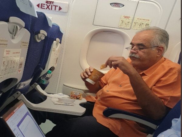 Business Man Rahul Bhatia Tea With Parle G Photo Goes Viral