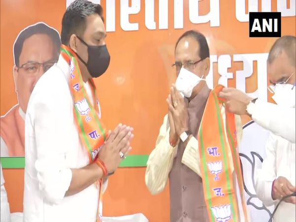 Madhya Pradesh Congress MLA Rahul Lodhi joins BJP  in presence of CM Shivraj Singh Chouhan