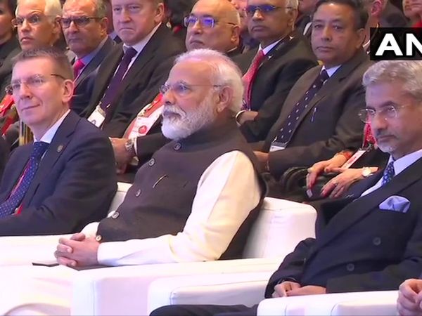 Raisina Dialogue 2020 : Narendra Modi and S Jaishankar arrives for inaugural, दिल्ली में 3 दिनों तक चलेगा अहम मुद्दों पर मंथन, रायसीना डायलॉग 2020 की हुई शुरुआत 