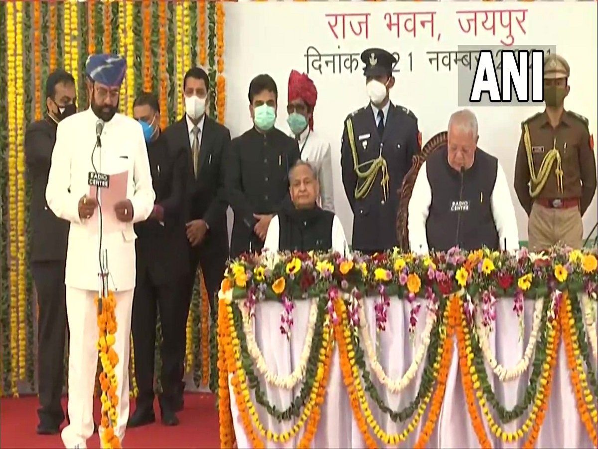 Rajasthan Cabinet Reshuffle: नारेबाजी के बीच गहलोत कैबिनेट का शपथ ग्रहण हुआ पूरा, जानिए हर नए मंत्री का पुराना रिकॉर्ड