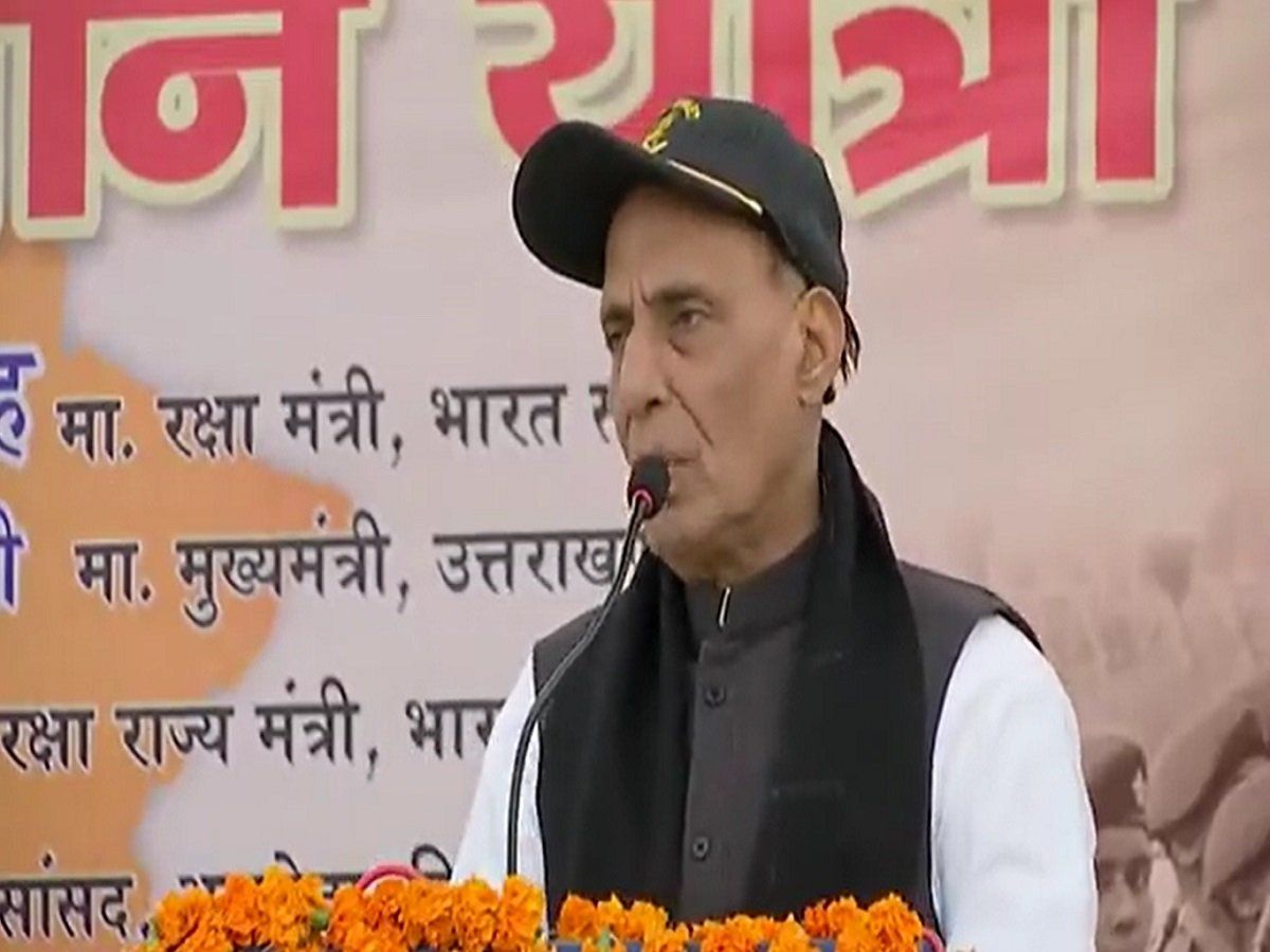 अगर किसी ने देश की सीमा लांघी तो, हम न केवल पलटवार करेंगे, बल्कि उसके क्षेत्र में भी घुसकर हवाई हमले भी करेंगे: राजनाथ
