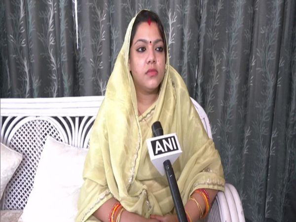 We are scared, Kartikeya Singh can kill us anytime, Raju Singh's wife Divya Singh appealed to CM Nitish Kumar
