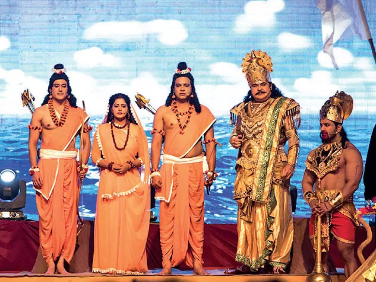 RamLeela show: अयोध्या में बॉलीवुड अभिनेताओं द्वारा रामलीला मंचन पर रोक लगाए यूपी सरकार, संतों ने की मांग