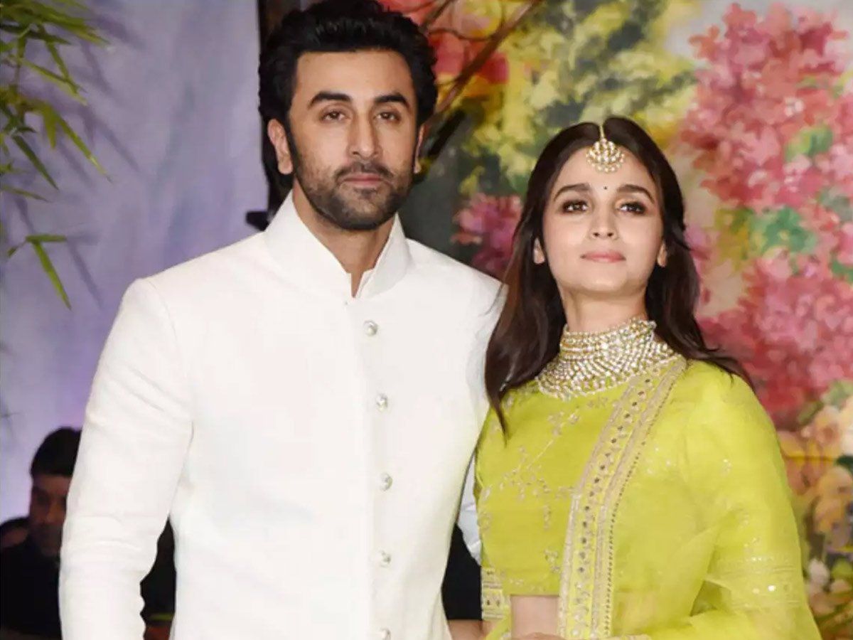 Ranbir Kapoor And Alia Bhatt To Tie Knot In Ancestral Chemur RK House ...