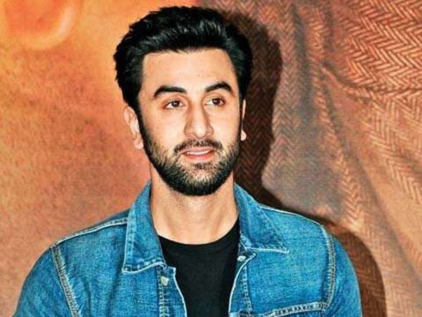 Ranbir Kapoor meets fan in his car in middle of the road -