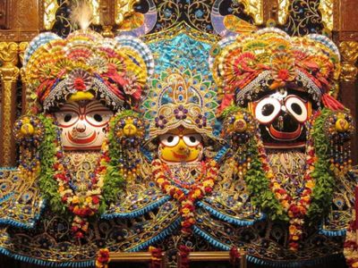 Gujarat Before the Rath Yatra, the Muslim community handed over a silver chariot to the temple priest. Gujarat Before the Rath Yatra, the Muslim community handed over a silver chariot to the temple priest.