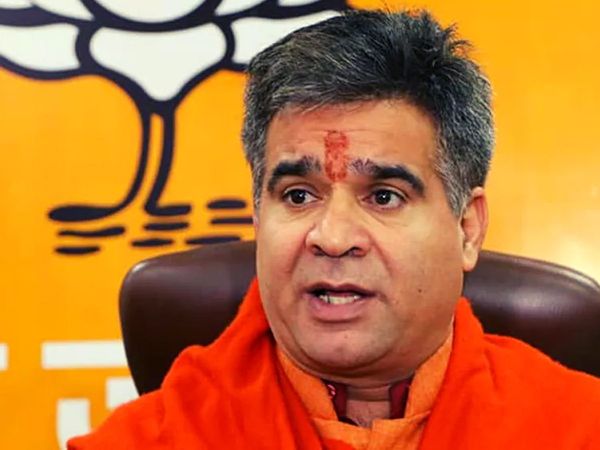 J&K BJP Chief Ravinder Raina celebrates aborgation of Article 370 in Jammu