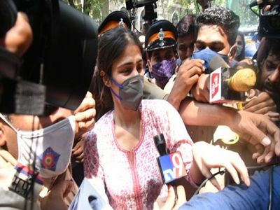These important evidences were found against rhea chakraborty which made the way for arrest These important evidences were found against rhea chakraborty which made the way for arrest