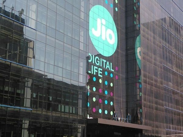 Reliance Jio Users can Get 2GB Free extra data with Four Days Validity