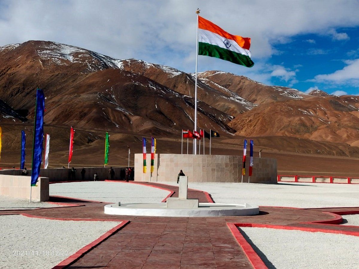 ऐसे बचा था लद्धाख: 120 भारतीय जवानों ने 1300 चीनी सैनिकों को उतारा मौत के घाट,जानें रेजांग लॉ की शौर्य गाथा
