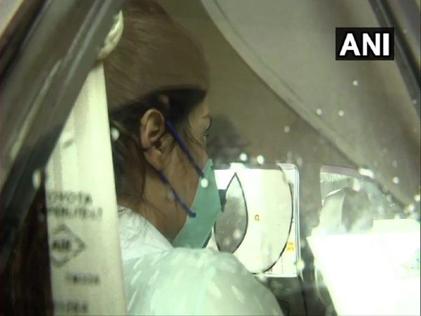 Sushant Case Rhea Chakraborty summoned by the CBI reached DRDO guest house