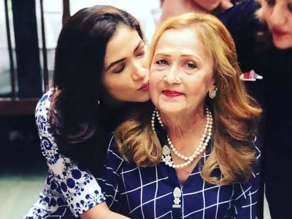 Ridhima Pandit Mother