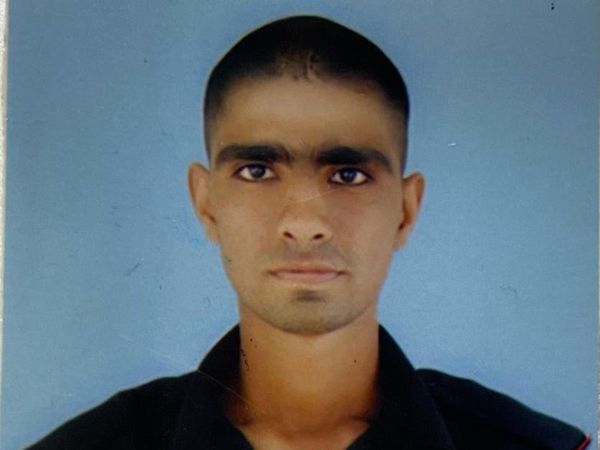 Rifleman Nishant Malik was martyred, who was injured while killing terrorists, Army Chief General Manoj Pandey paid tributes