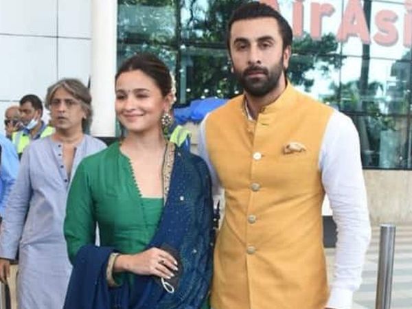 bajrang dal protest in ujjain Against Alia bhatt And Ranbir kapoor film brahmastra