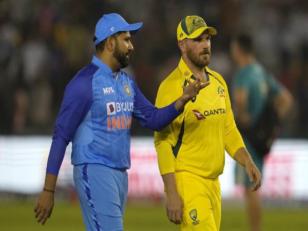 Rohit-Sharma-Aaron-Finch