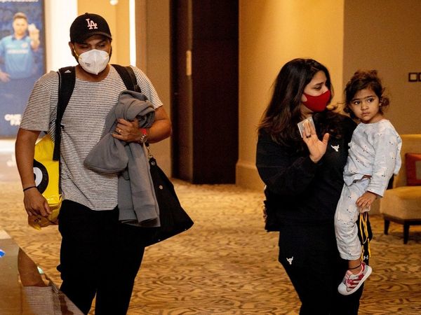 Rohit-Sharma-reached-Dubai-for-IPL2021
