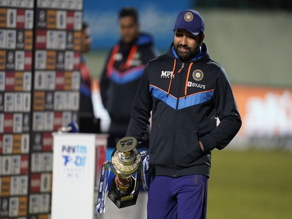 Rohit-Sharma-with-Trophy