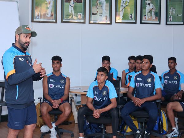 Rohit-Sharma-with-u19-team