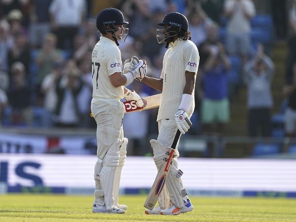 Bharat Banaam England Test Match Score